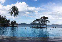 Stort, deilig basseng med skjermet del for voksne.