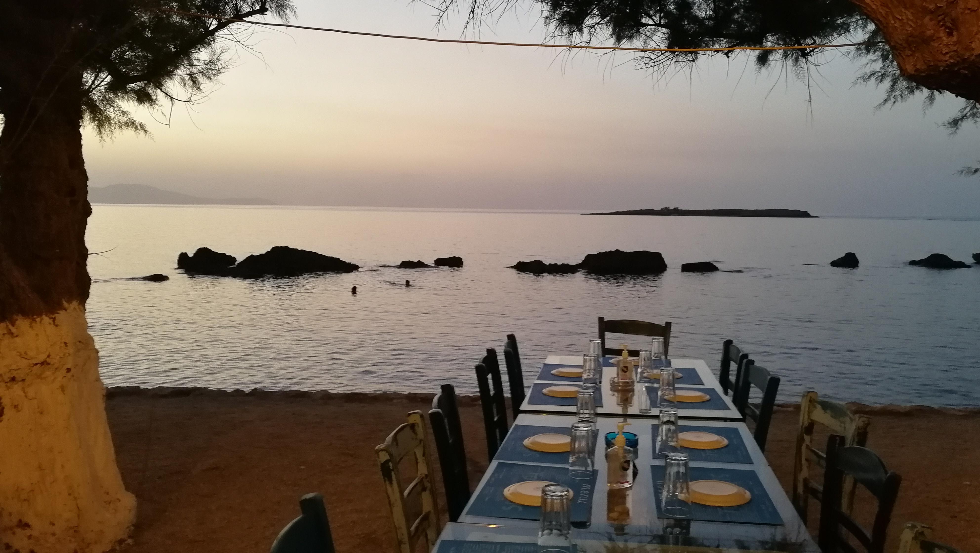 Restaurant à 5 min en bas du gymnase 