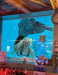 Mermaids at 7pm 🧜🏻♀️