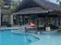 Pool bar