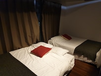 Another 2 beds in another corner