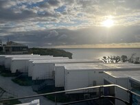 ルーフテラスから朝日