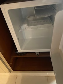 MĂȘme pas une bouteille dâeau pour une suite payĂ© prĂšs de 1000dt la nuit