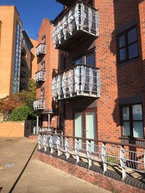 Renewing city on both sides of the river Aire