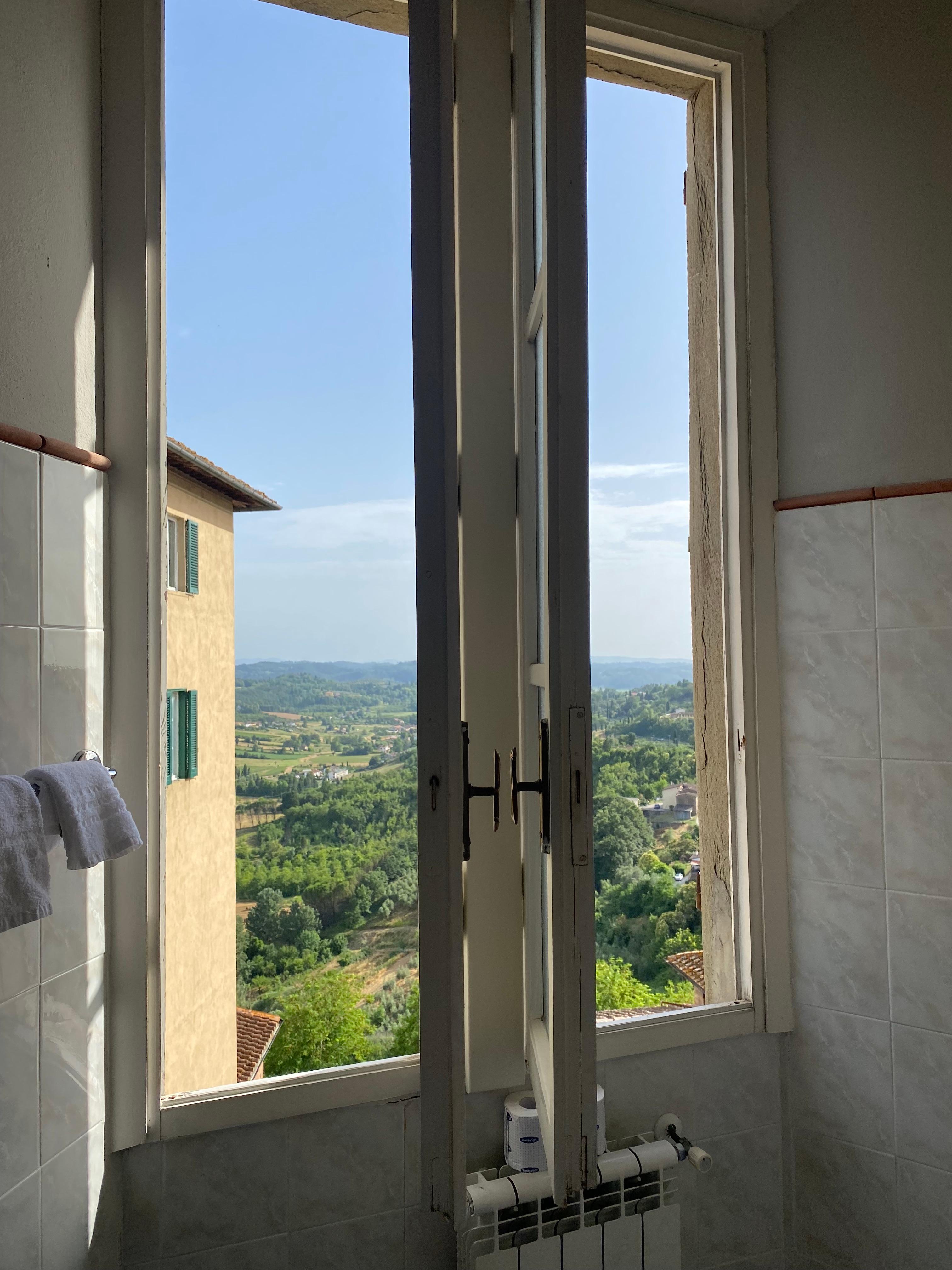 Stupenda vista, finestra del bagno