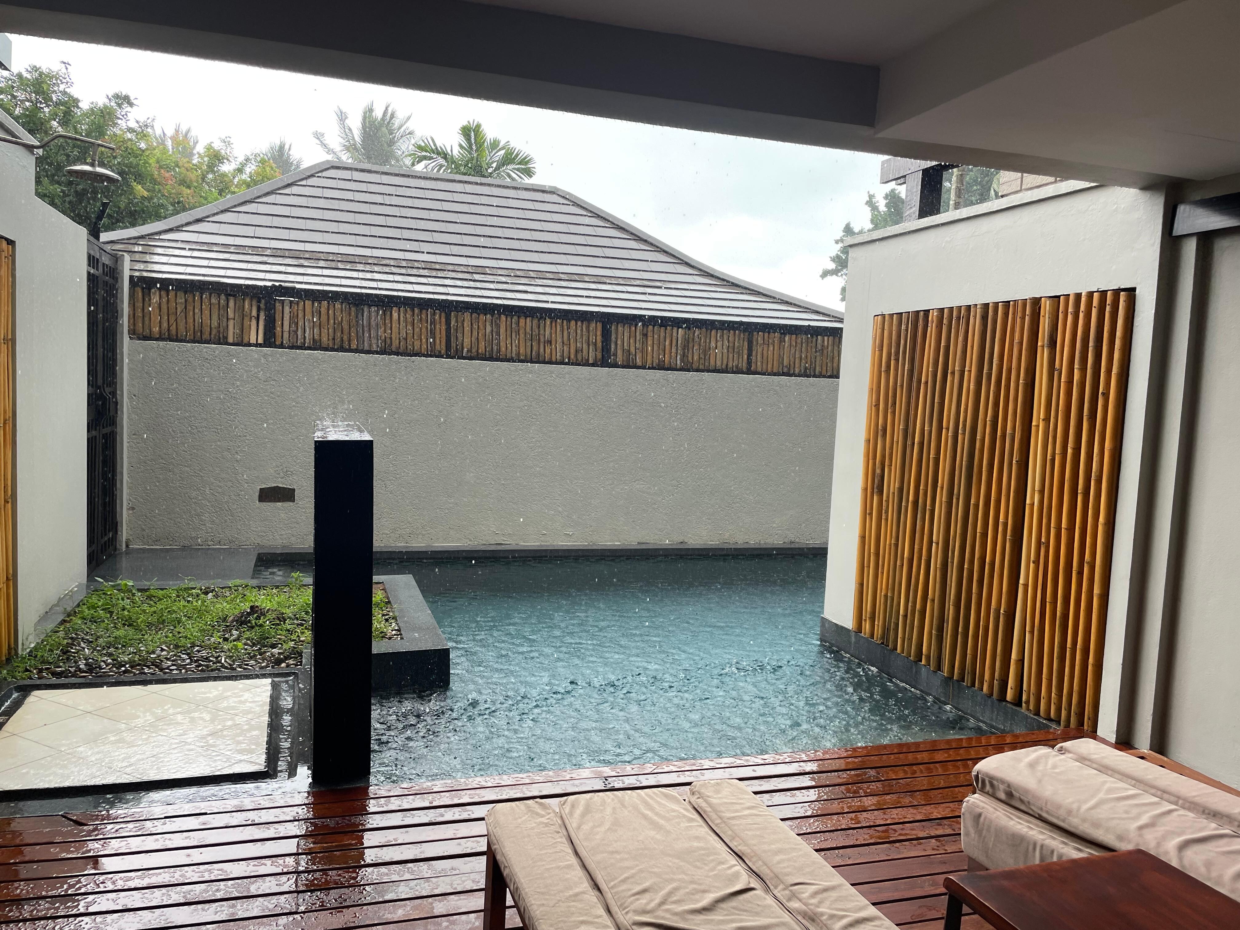 Værelse med adgang til pool