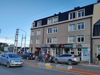 Edificio nuevo y moderno.