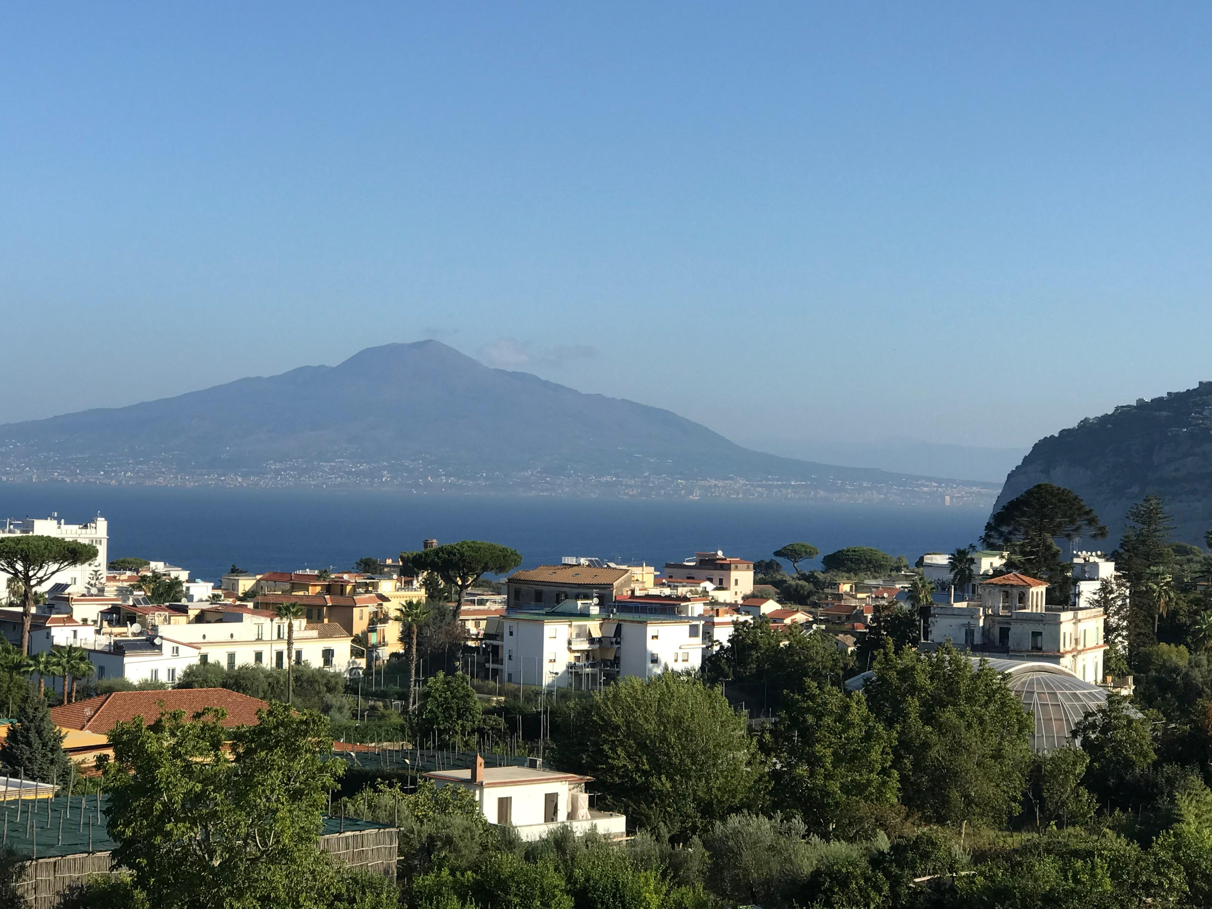 Utsikt fra rommet over Vesuvius