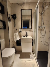 Modern bathroom