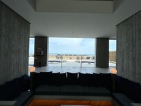 エントランスからのビューは、非日常を誘います。