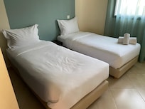Twin bedroom