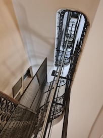 Ascenseur rétro magnifique