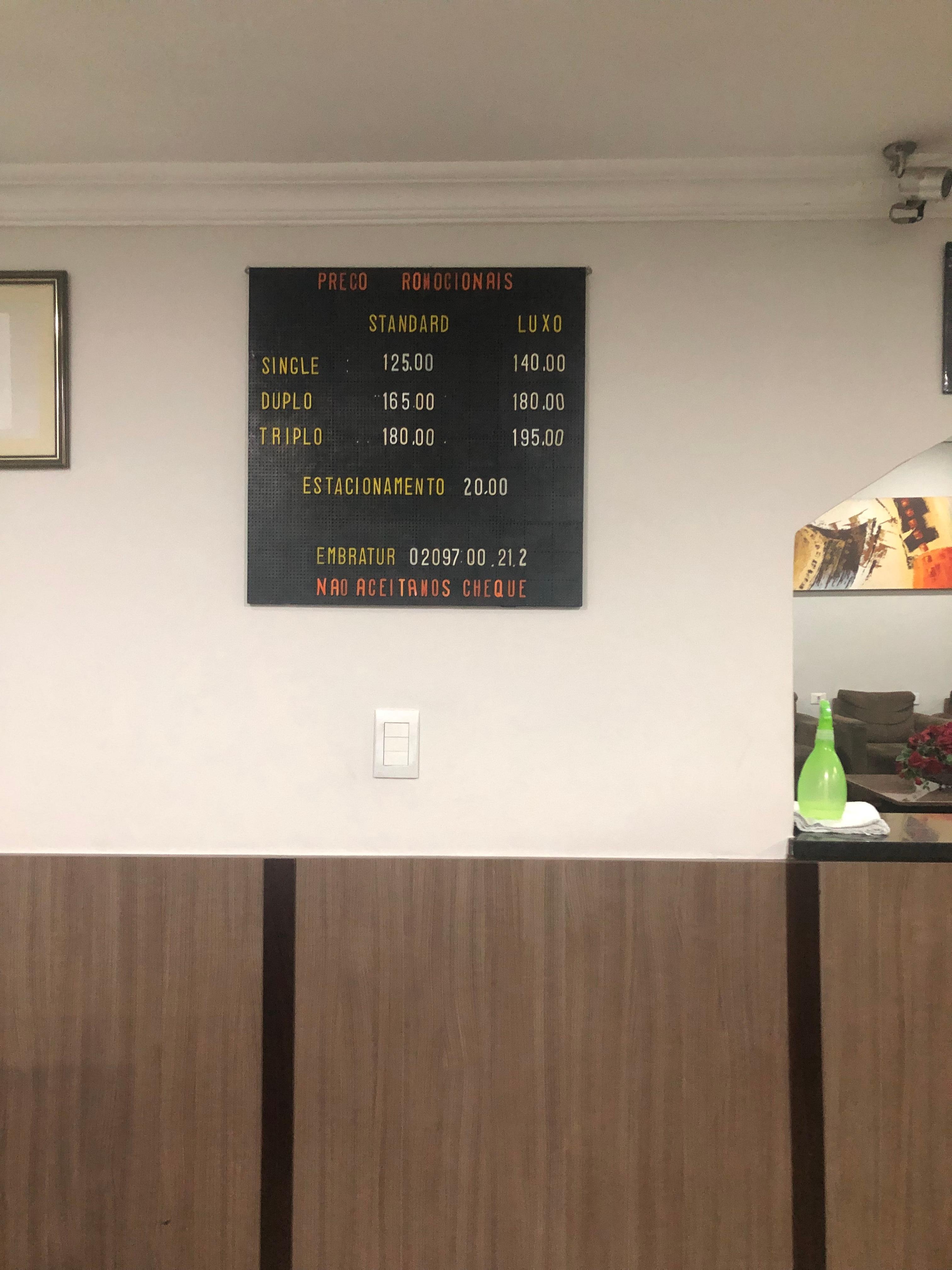 Confira os preços que na recepção não se explica ao hóspede pelo atendente Renato 