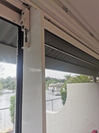 Difficult sliding door