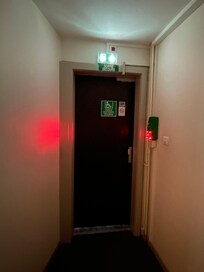 第二天早上警報狂響