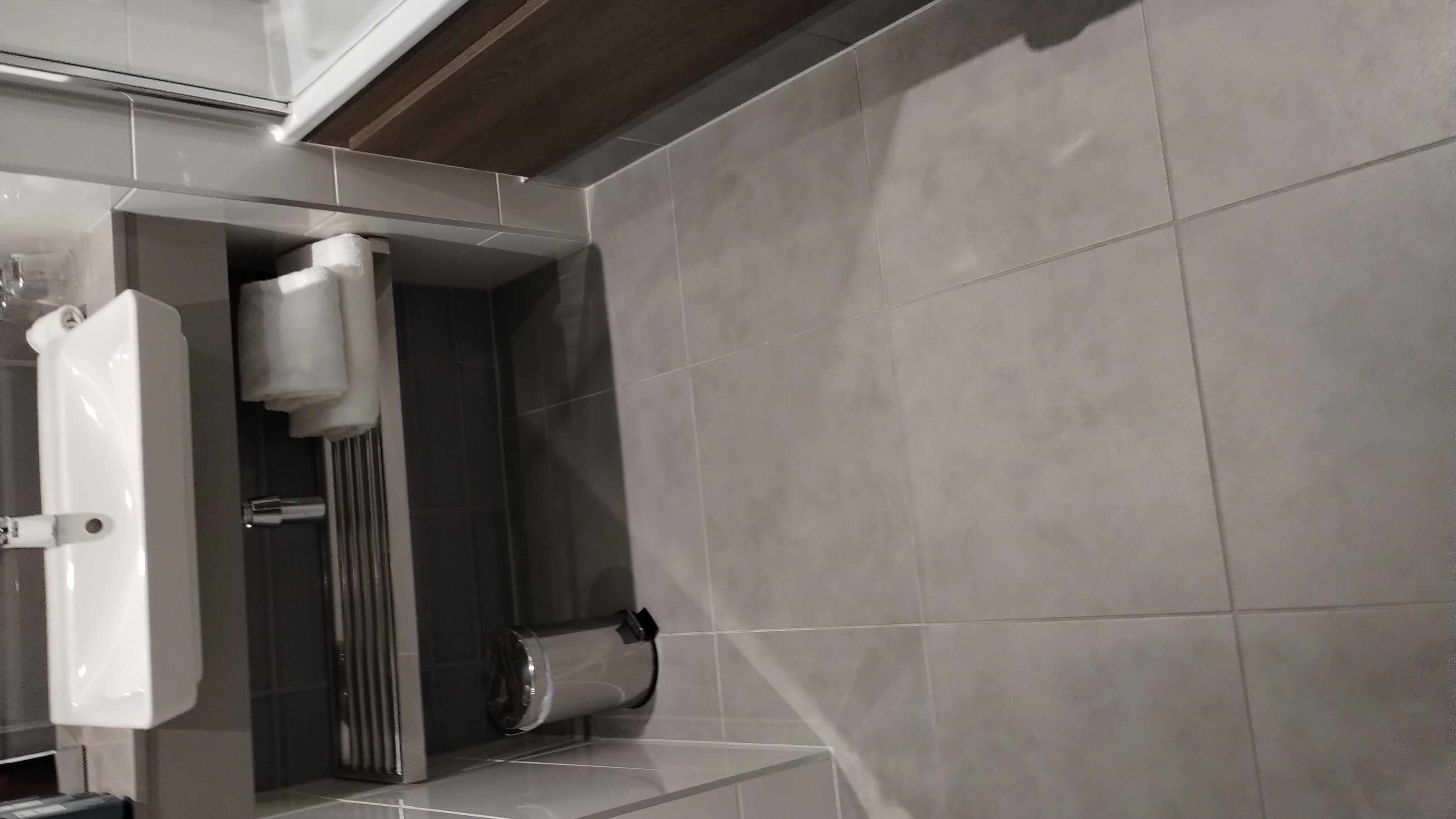 Bathroom dink