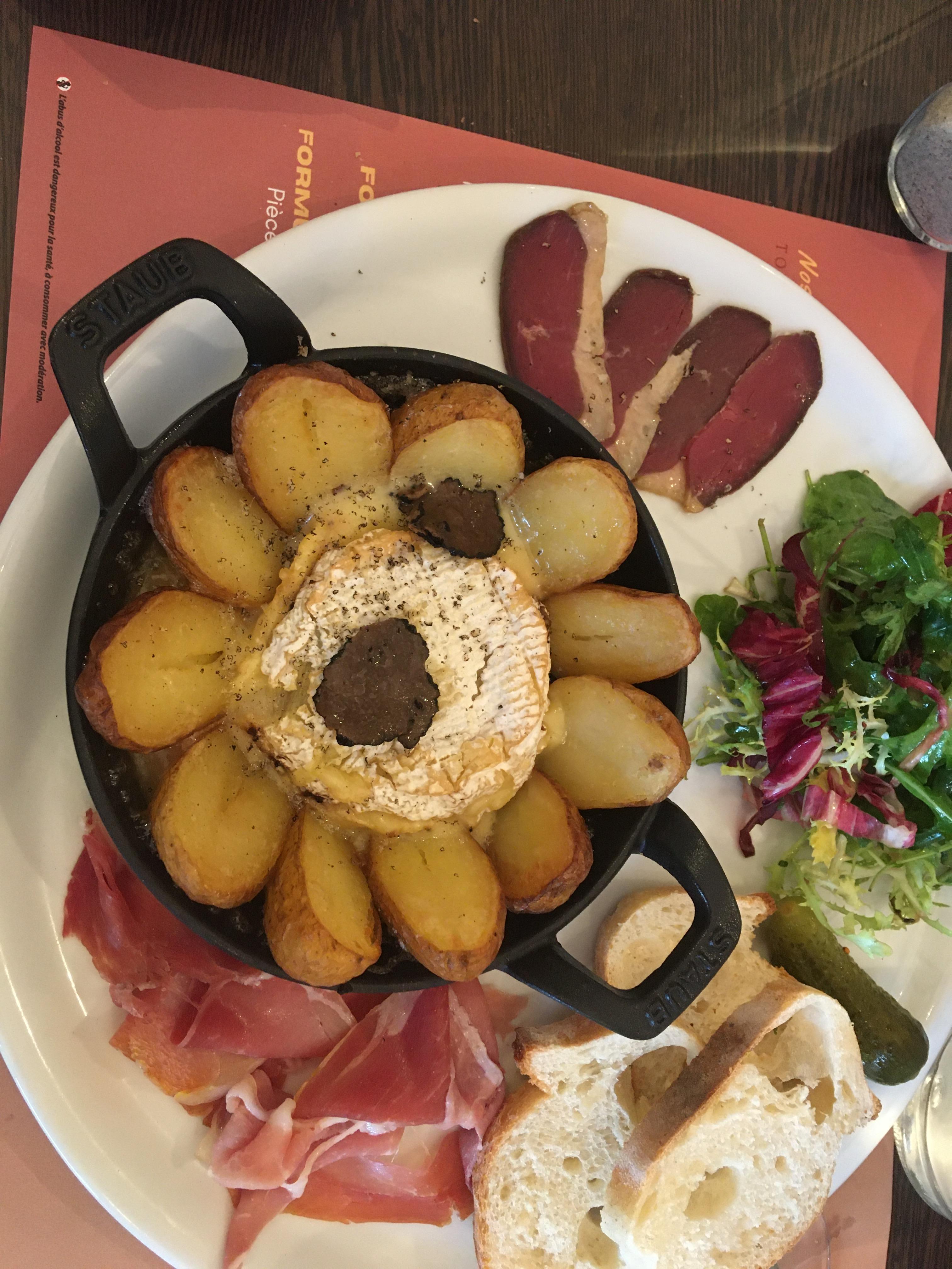 Le camembert truffé...et ses condiments 