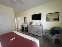 Room with king bed