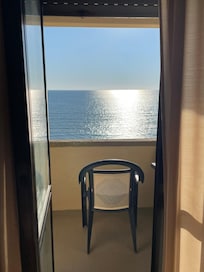 Camera 25 con vista mare