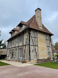 The main house and reception