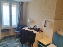 Bed with a view to the square