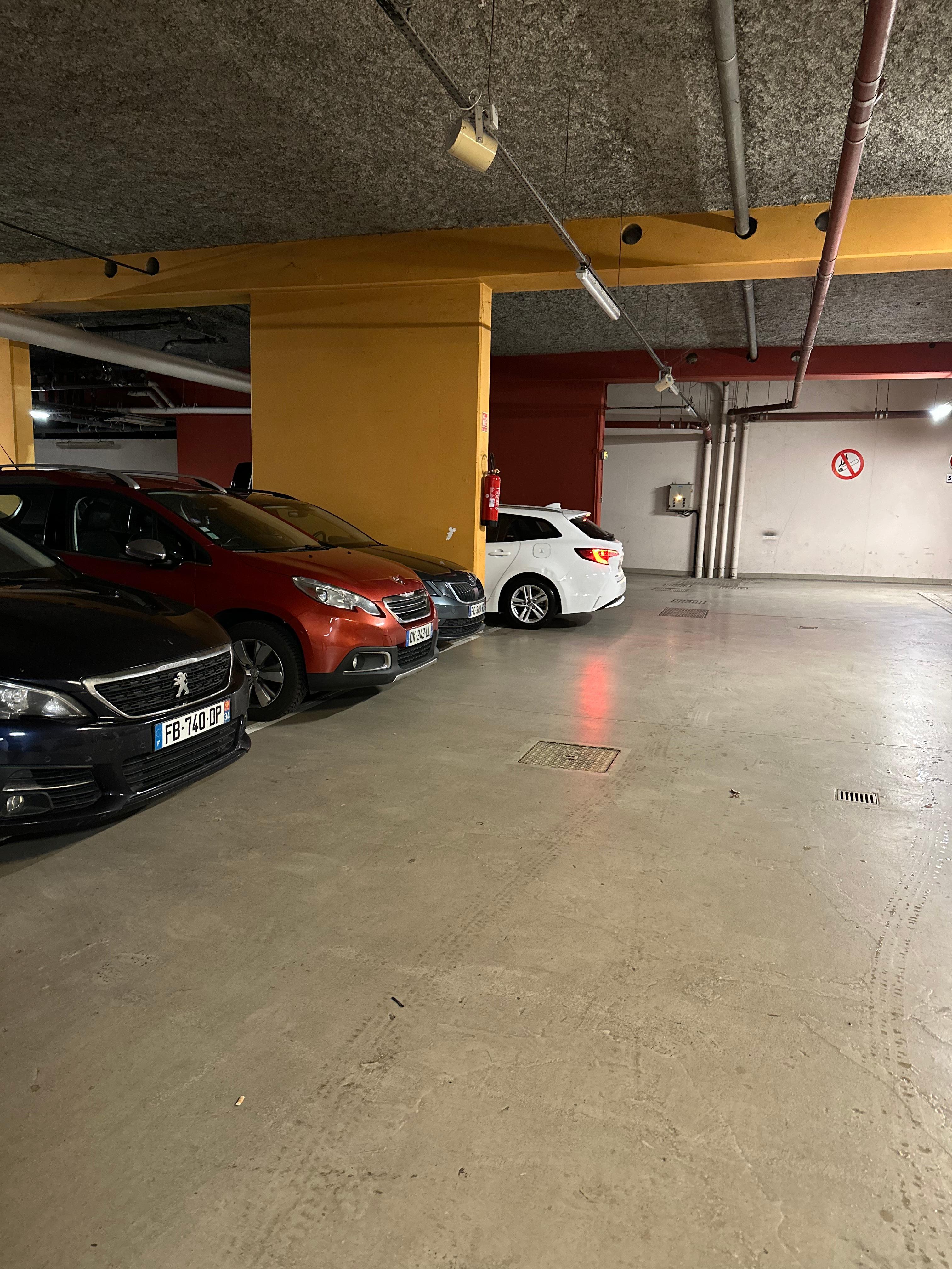 Hotel Parking