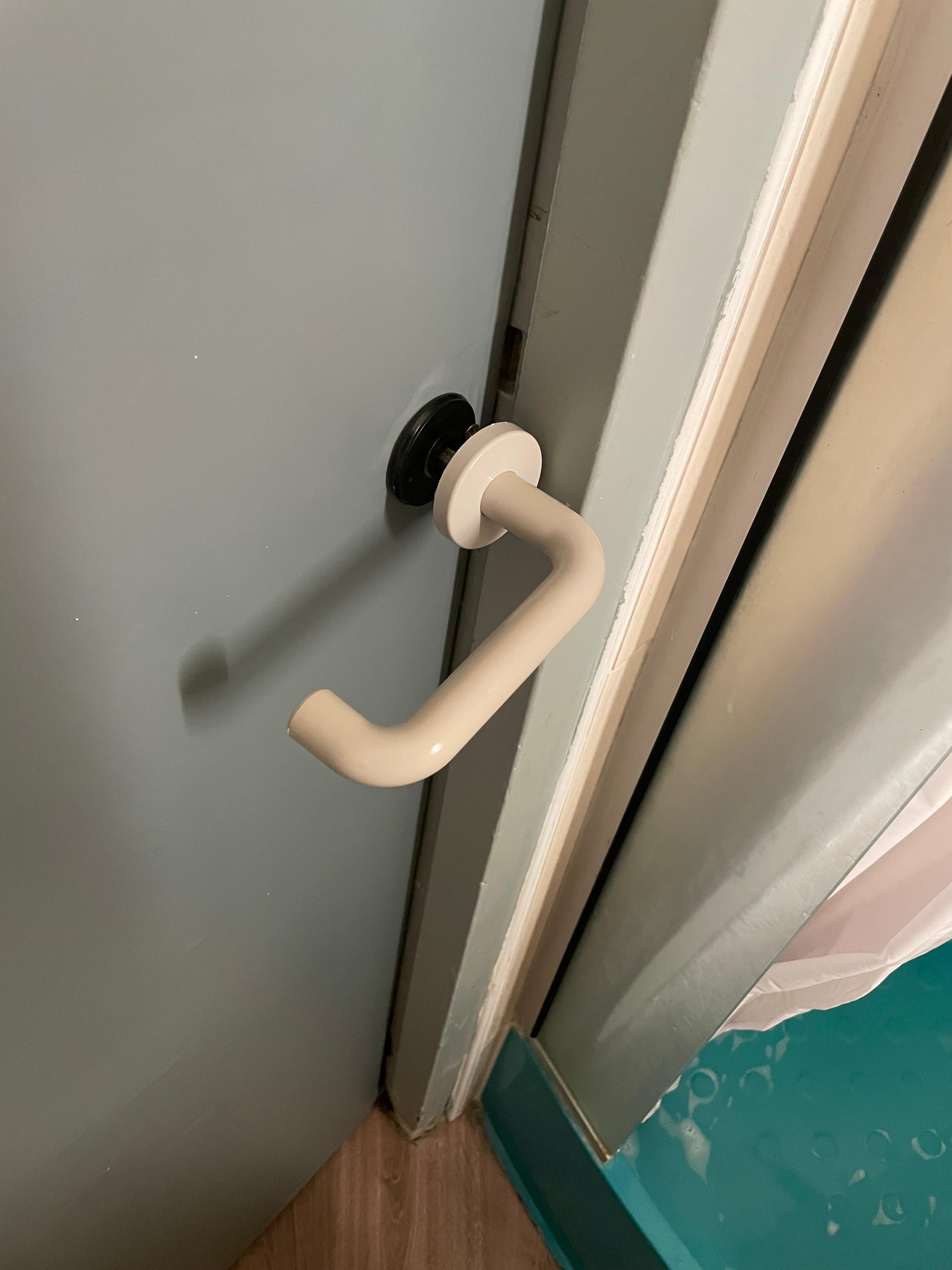 Here is the broken door handle in the bathroom.  Door doesn’t even latch closed. 