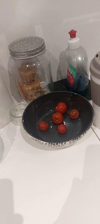 Tomates cerises pourries