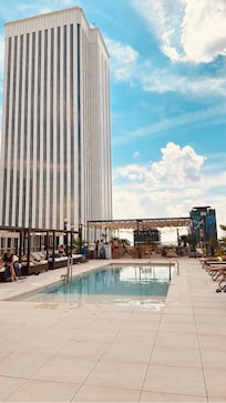 Piscina e Bar do Hotel