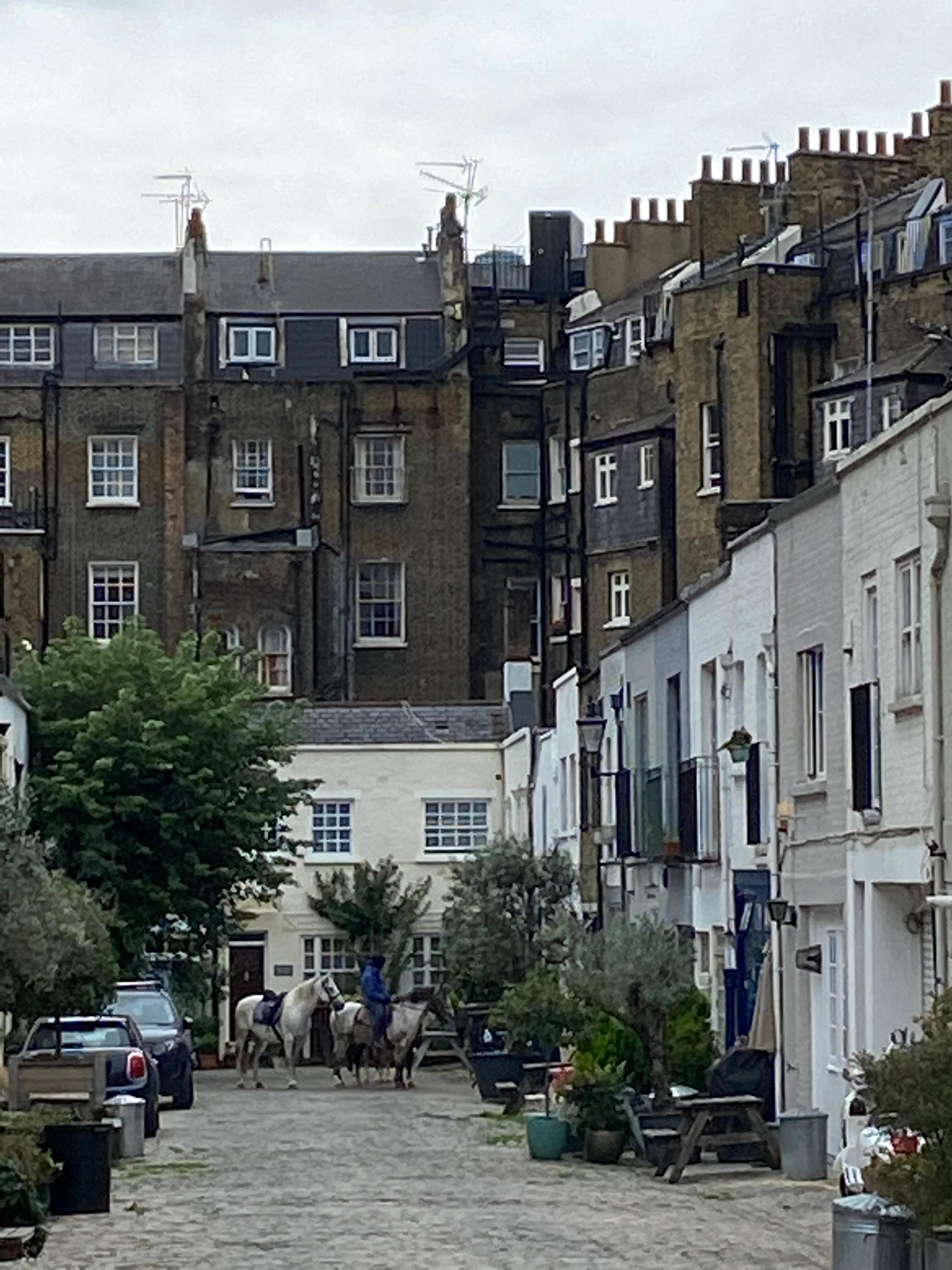 Book Linden House Hotel in London