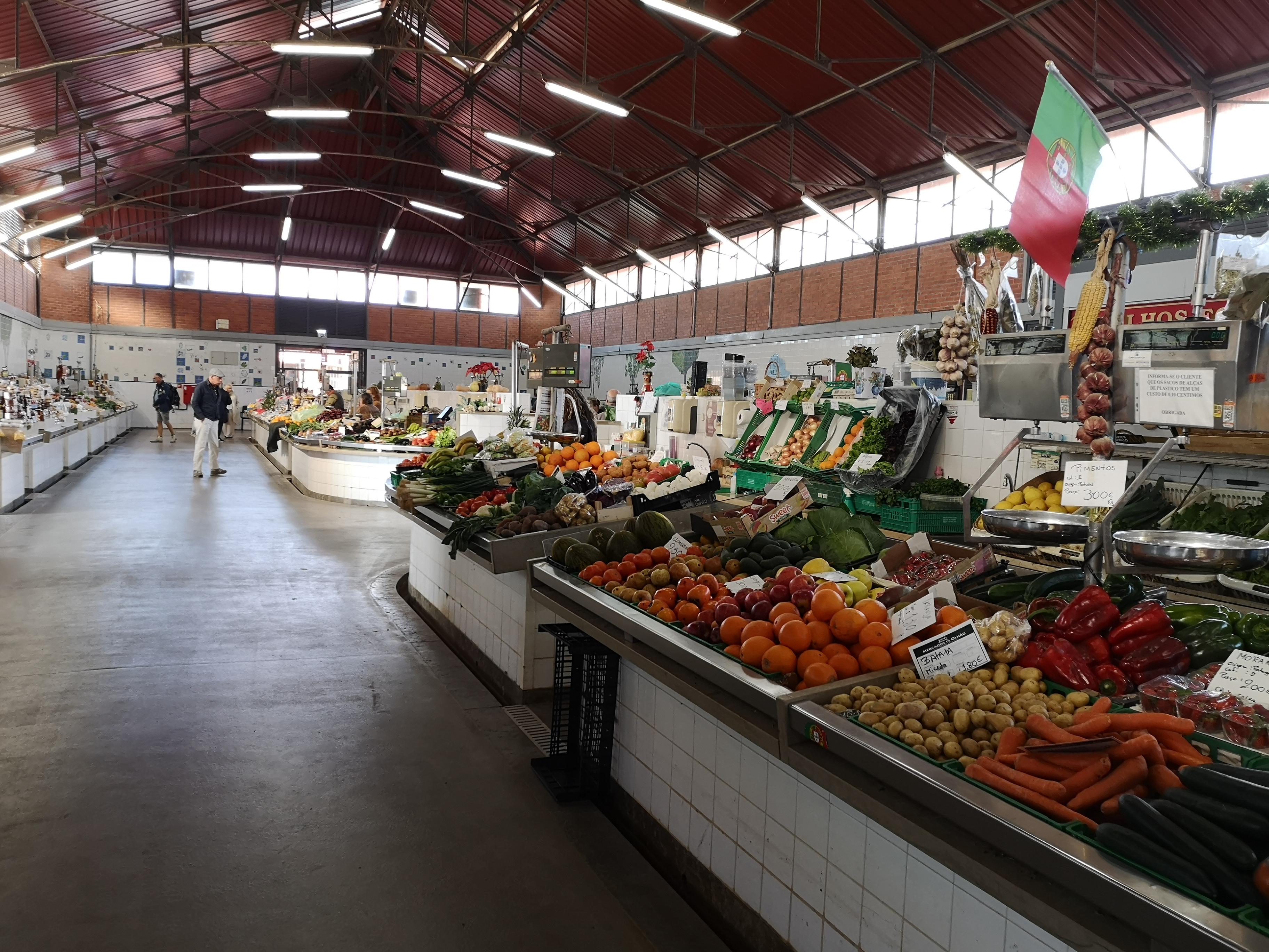 Fruit market 