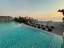 Infinity pool