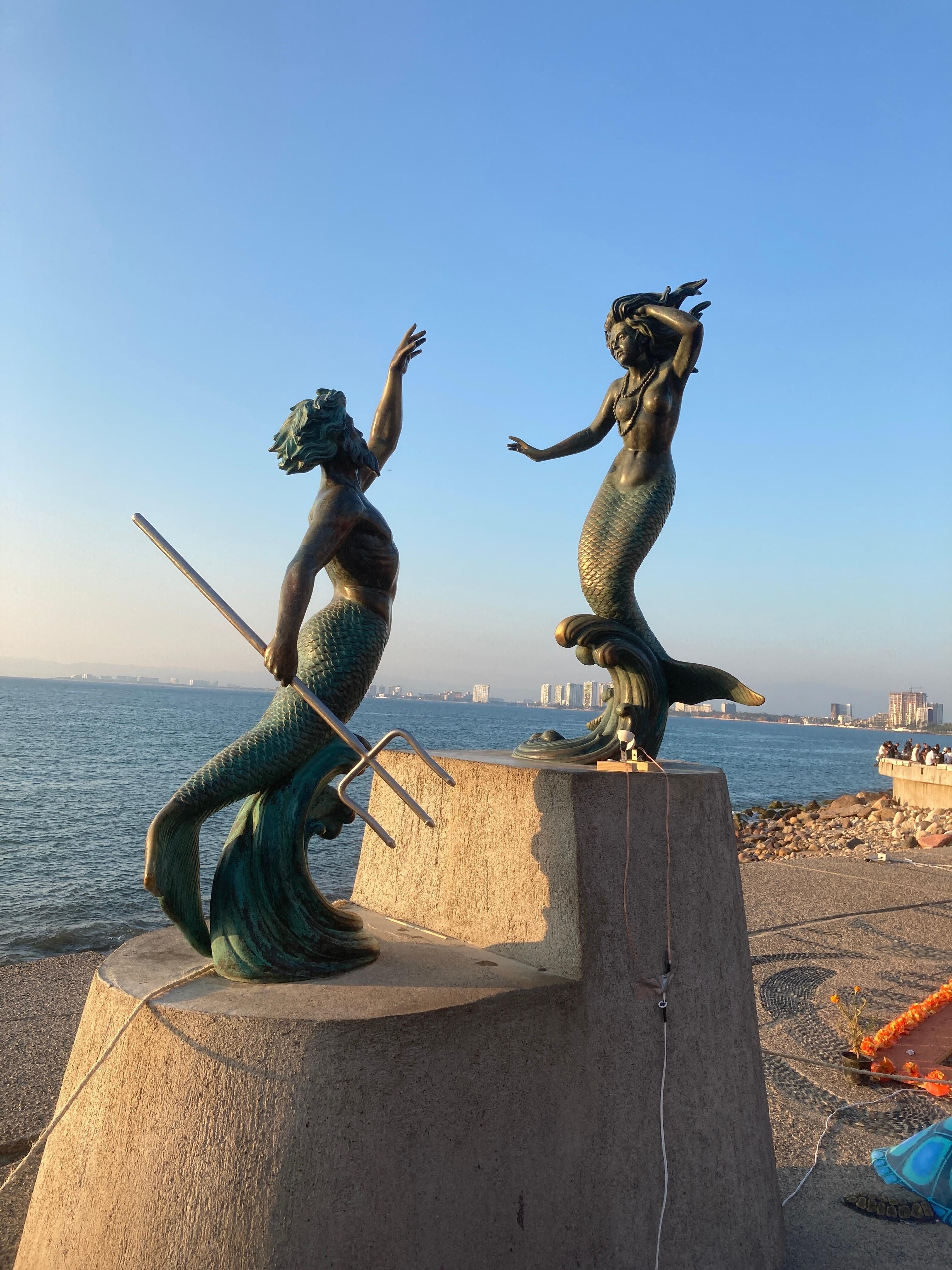 One of the many sculptures along the Malecon