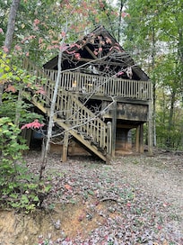 Mountain Berry was a cute cabin tucked away in the woods to provide privacy.