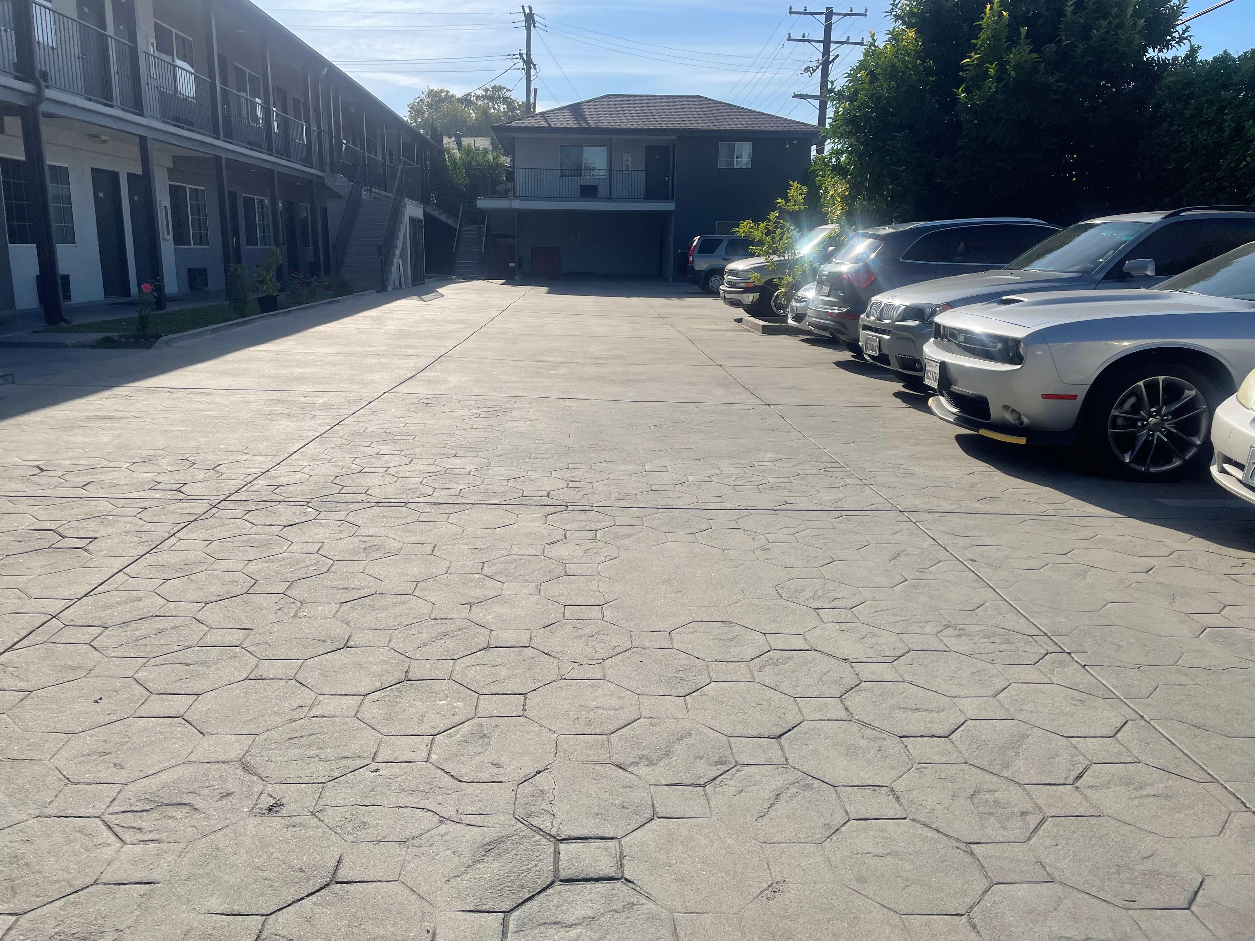 front view as you enter the driveway 