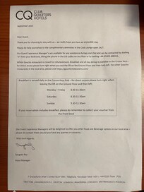 朝食の案内。時間に注意