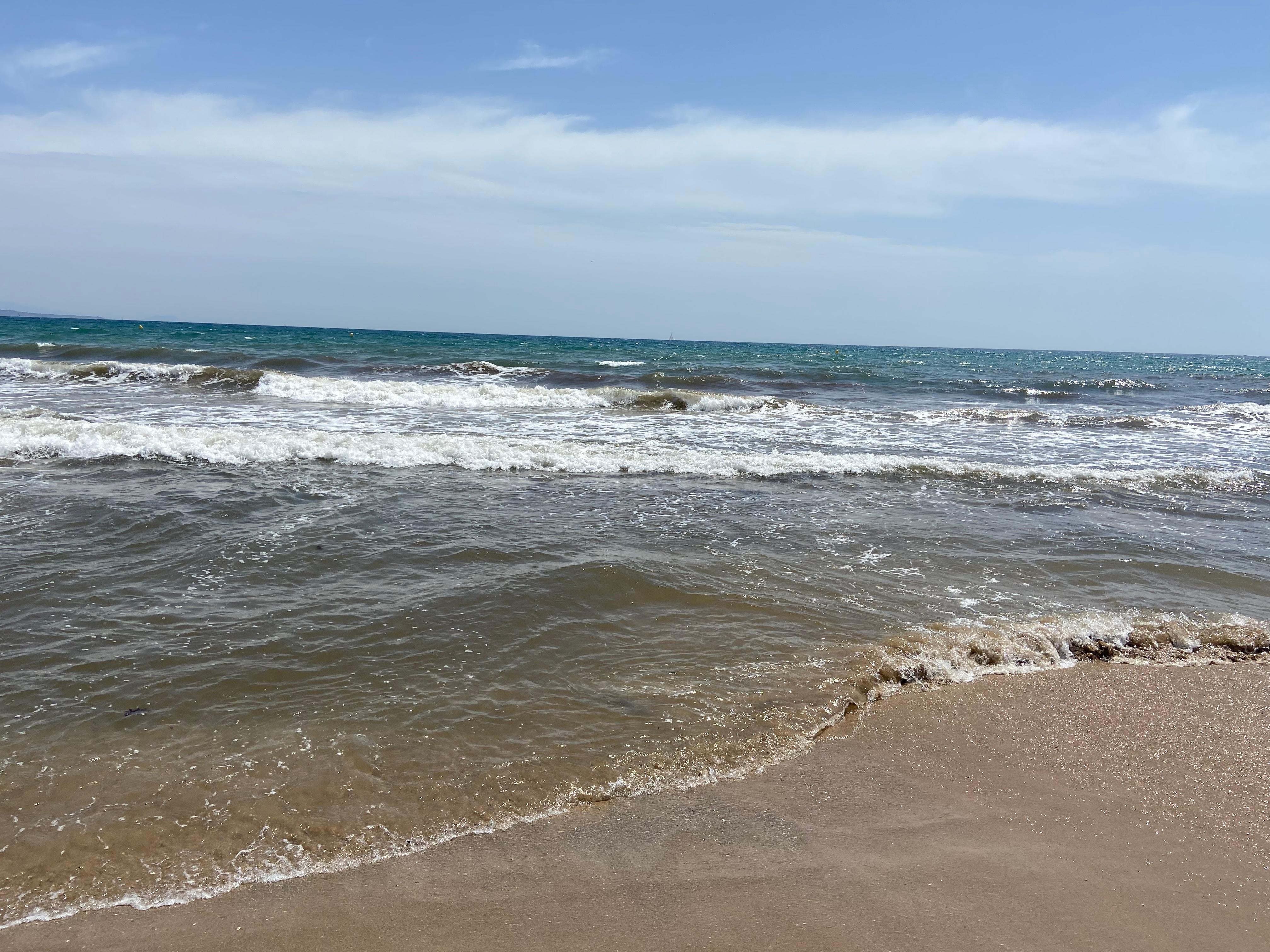 Nydelig strand i gåavstand.