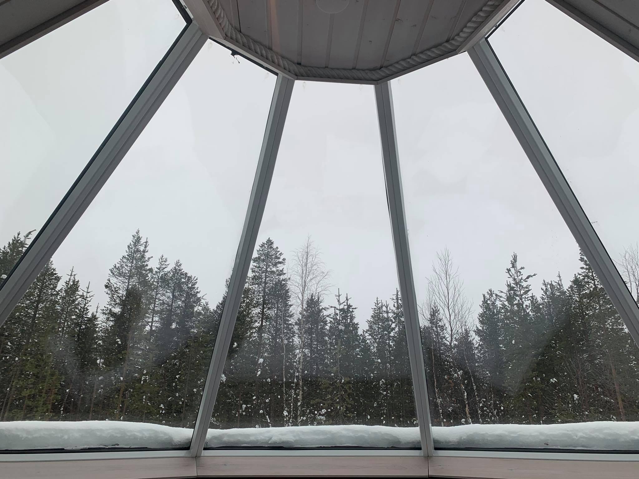 It got a bit wormer so there wasn't a lot of snow. It was cloudy so no aurora either :(