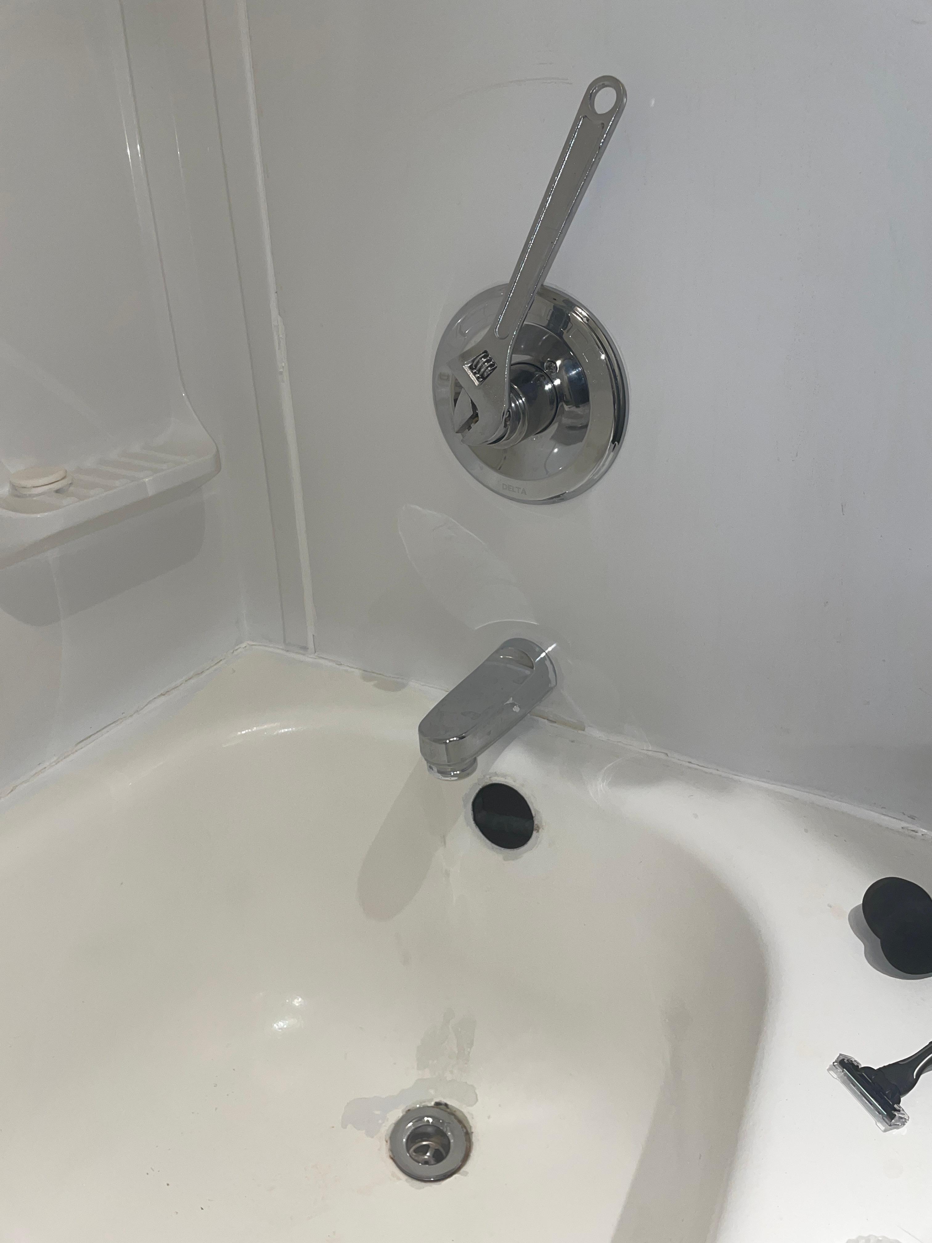 No bathtub overflow plate, NO BATHPLUG, HANDLE SCREW WAS STRIPPED SO HAD TO USR WRENCH TO TURN ON /off. $200 per day??? Seriously???