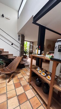 Lobby with 24hr coffee service