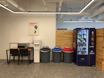 전자레인지와 정수기, 분리수거 쓰레기통이 있어 편리했어요