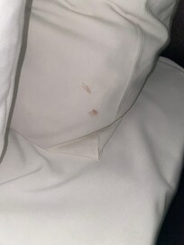 Flecken auf den Lacken / Kissenbezügen