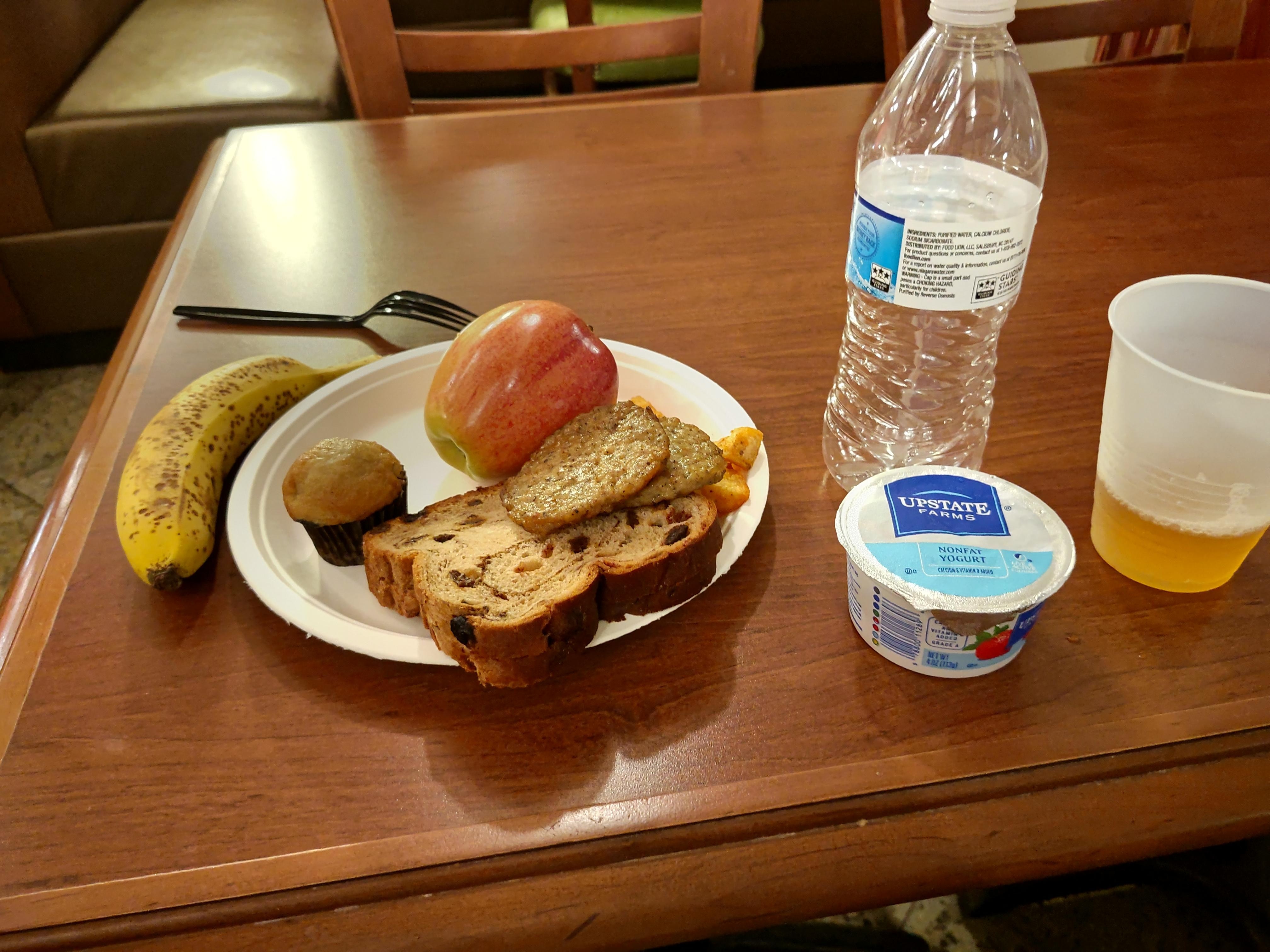 残念ながら朝ごはんは野菜が少ない。