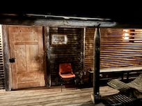 Urige Sauna im alten Hühnerstall