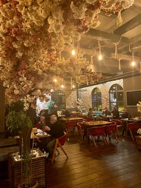Restaurant for breakfast