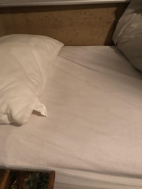No pillows cover