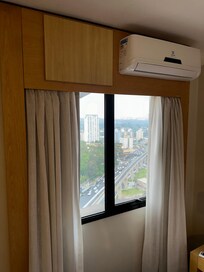 Noisy rooms