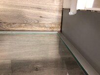 Sand inne på badet.