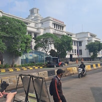 Batavia Square 1