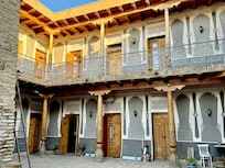 Courtyard rooms